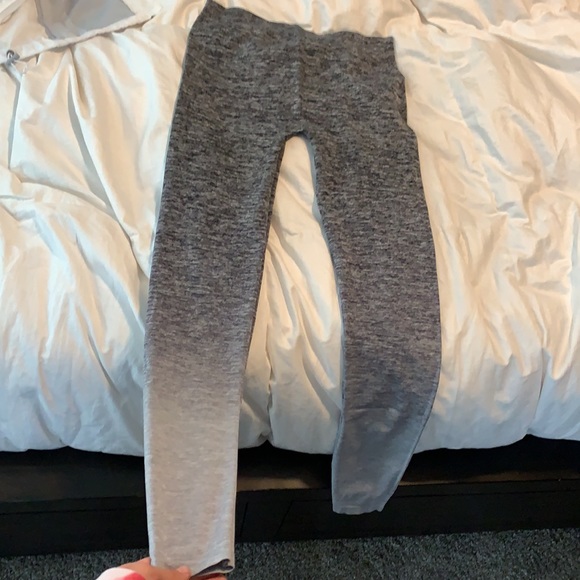 Seamless Grey Ombre Leggings - Picture 3 of 4